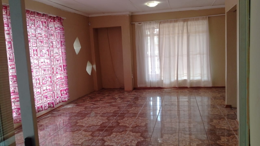 To Let 4 Bedroom Property for Rent in Kagisanong Free State